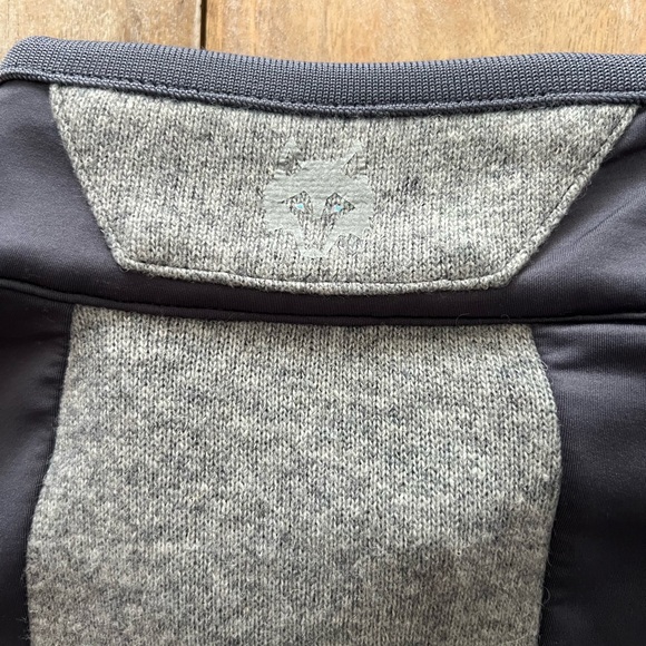 Greyson Designer Vest - Picture 6 of 7